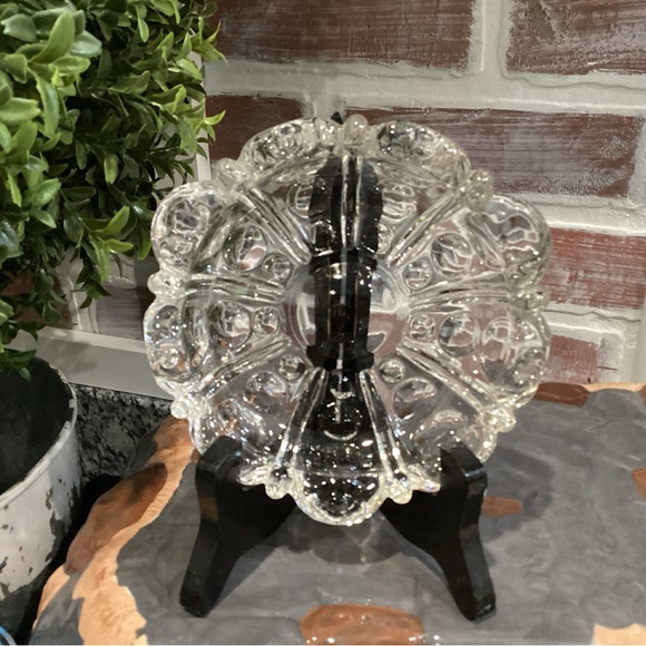 Vintage Clear Glass Ashtray - Excellent gently used condition - 9 Cigarette Slot - Picture 1 of 10